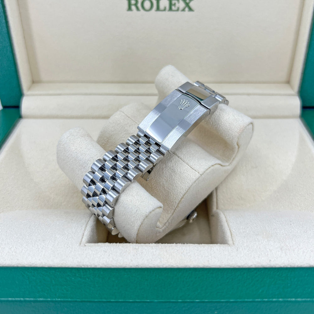 Datejust 41 Oystersteel and 18K White Gold 41 mm White Dial - image 8
