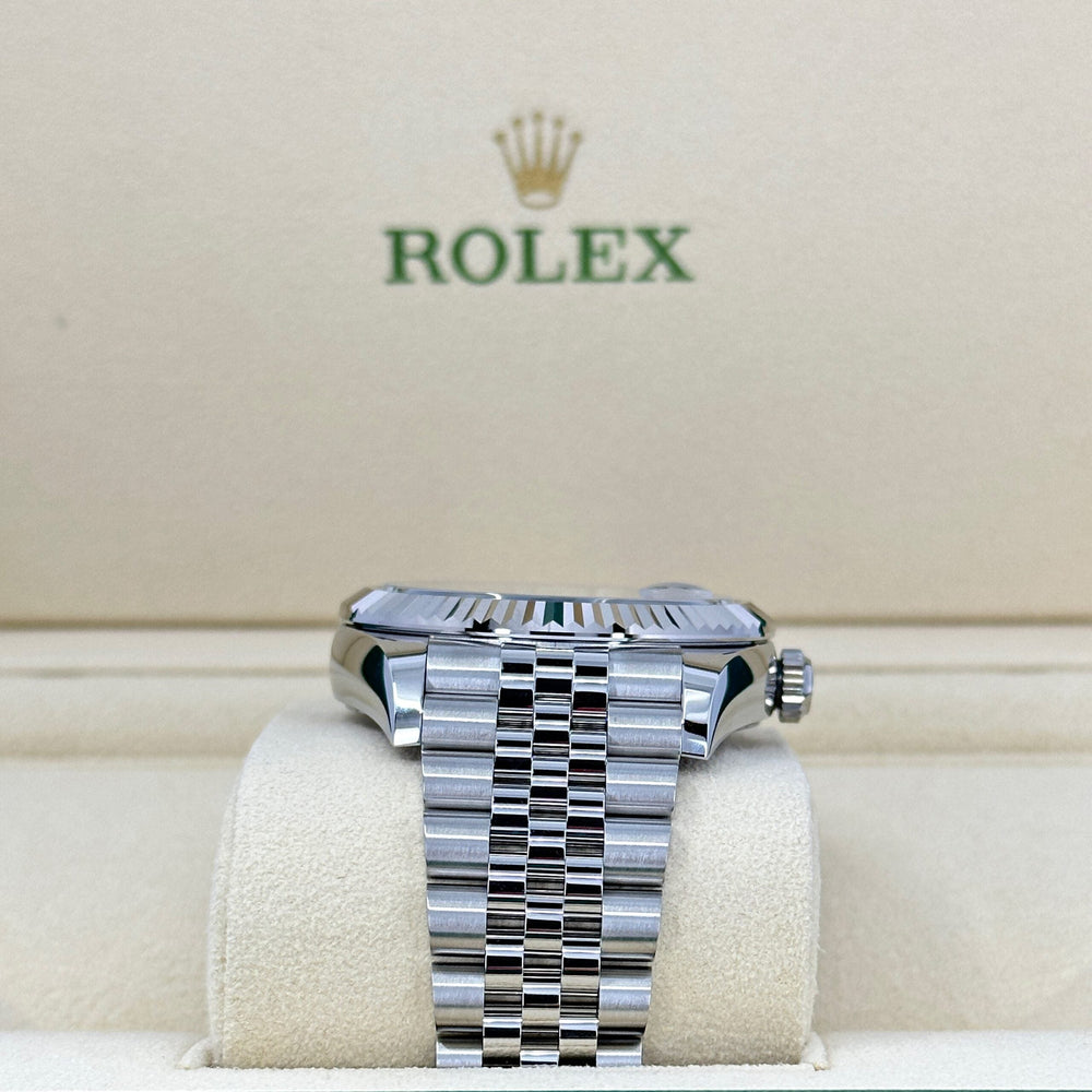 Sky-Dweller, 42mm, Oystersteel and 18k White Gold, Blue, Jubilee - image 3