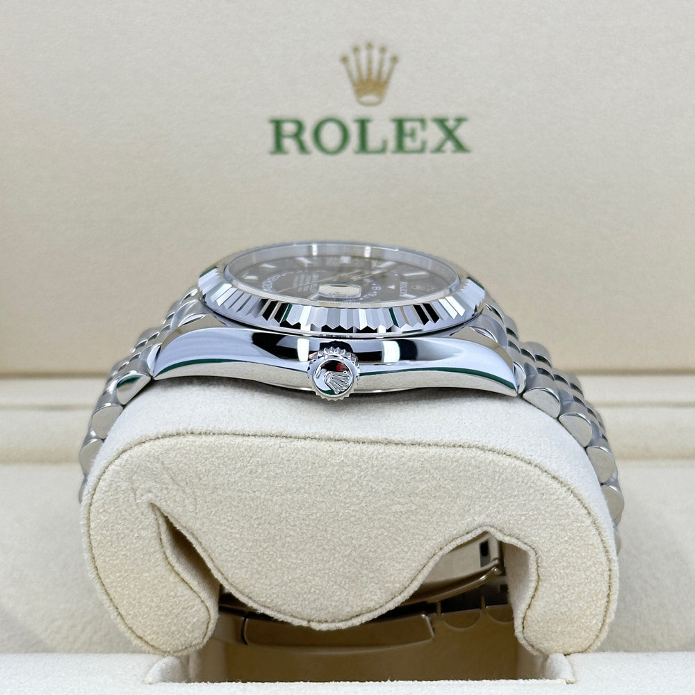 Sky-Dweller, 42mm, Oystersteel and 18k White Gold, Blue, Jubilee - image 6