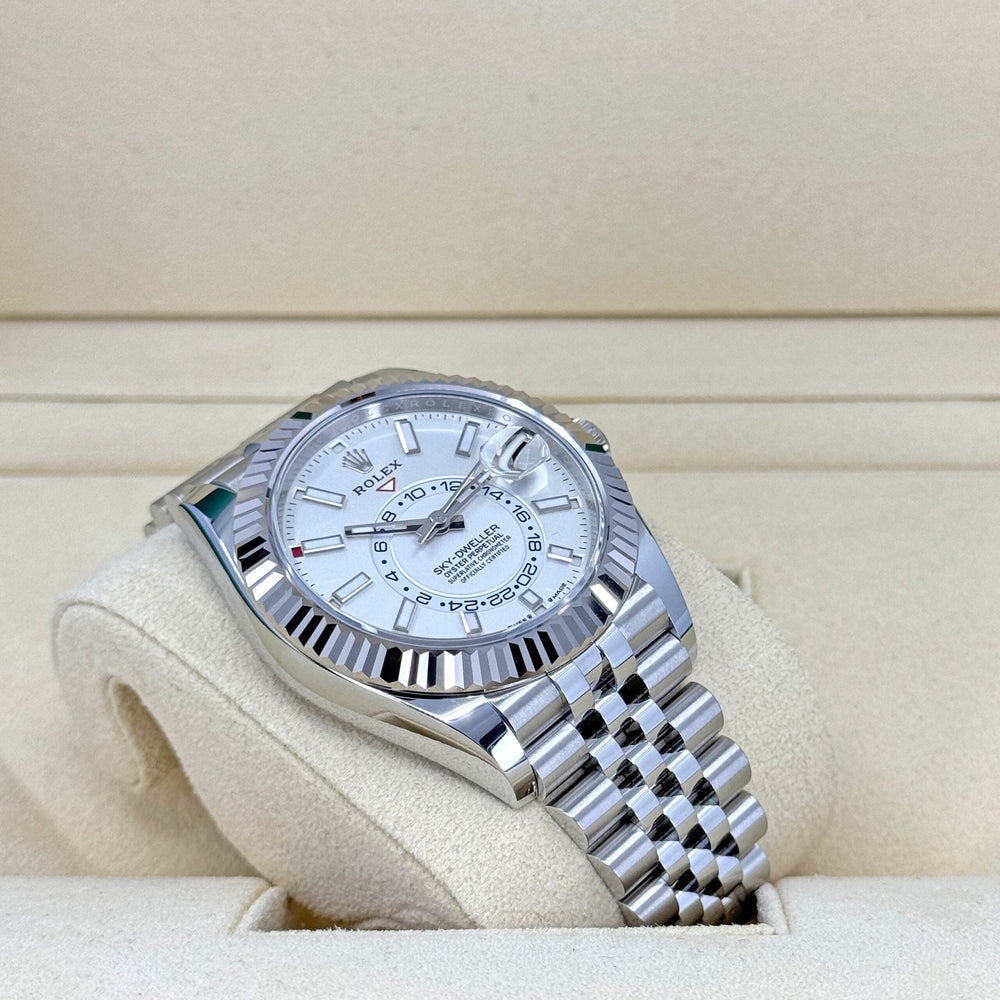 Sky-Dweller, 42mm, Oystersteel and 18k White Gold, White, Jubilee - image 5