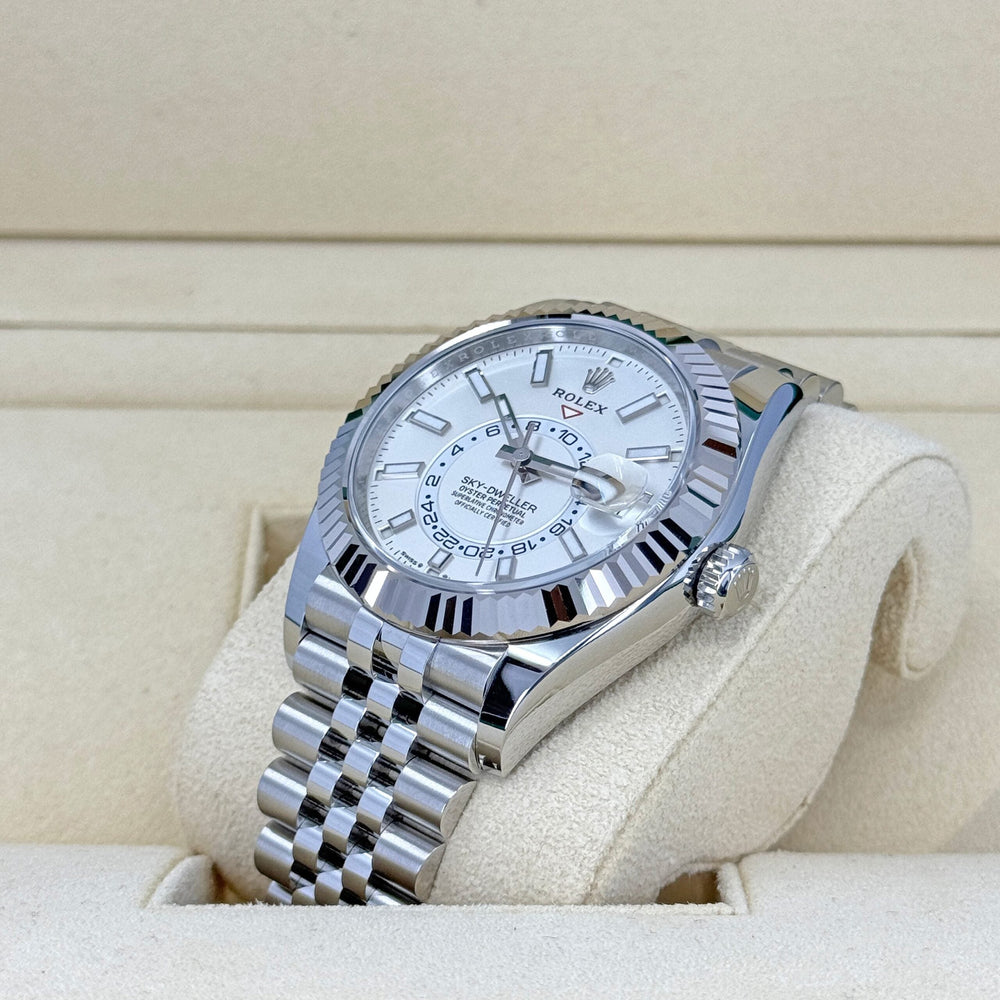 Sky-Dweller, 42mm, Oystersteel and 18k White Gold, White, Jubilee - image 6