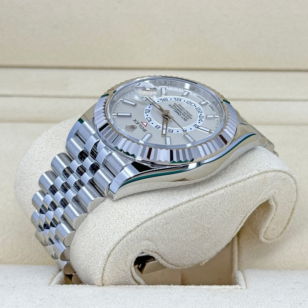 Sky-Dweller, 42mm, Oystersteel and 18k White Gold, White, Jubilee - image 8