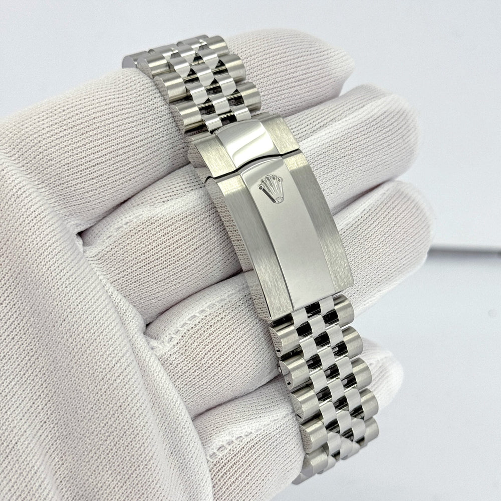 Sky-Dweller, 42mm, Oystersteel and 18k White Gold, White, Jubilee - image 15