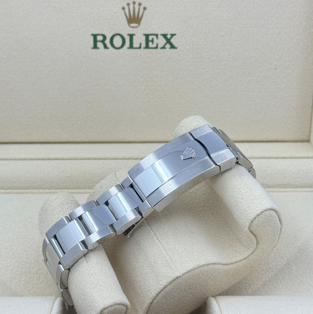 Datejust 41mm, Oystersteel and 18k White Gold - image 10