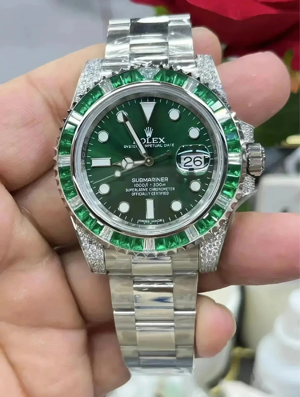 Submariner Date, 18K White Gold Diamonds Emerald UNWORN, 40mm - image 6