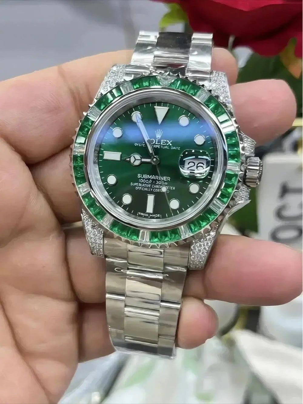Submariner Date, 18K White Gold Diamonds Emerald UNWORN, 40mm - image 4