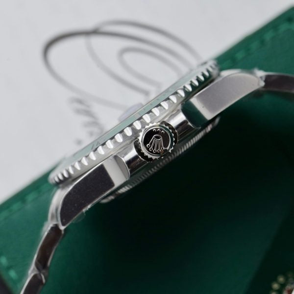 Submariner Stainless Steel “The Hulk” Green Dial Cerachrom Bezel, 41mm - image 8