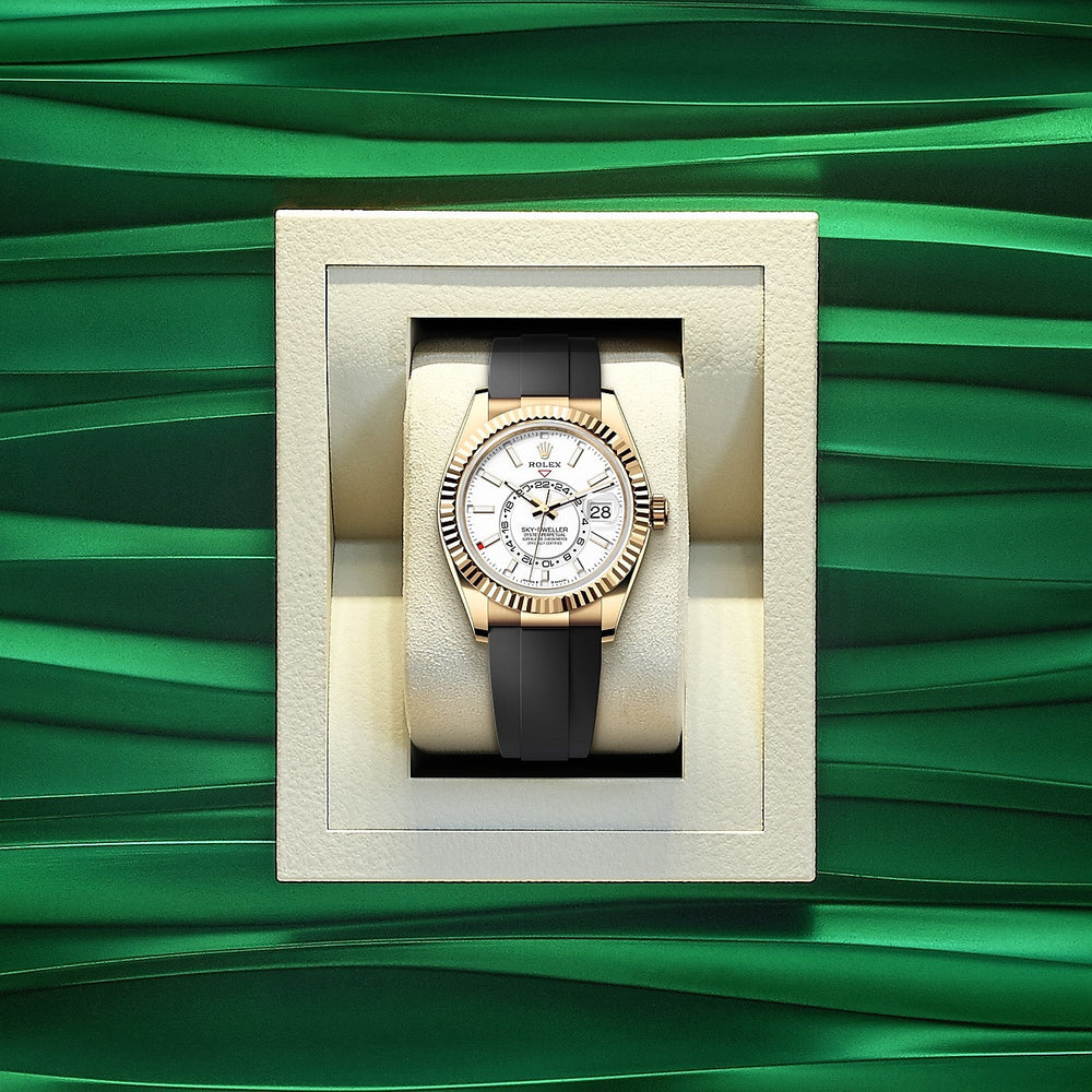 Sky-Dweller, 42mm, 18k Yellow Gold - image 3