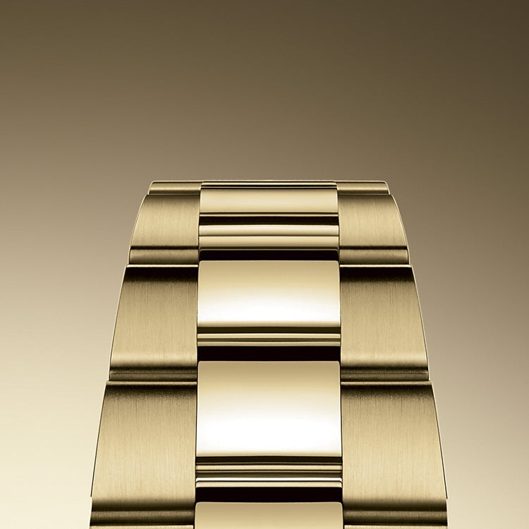 Sky-Dweller, 42mm, 18k Yellow Gold - image 4