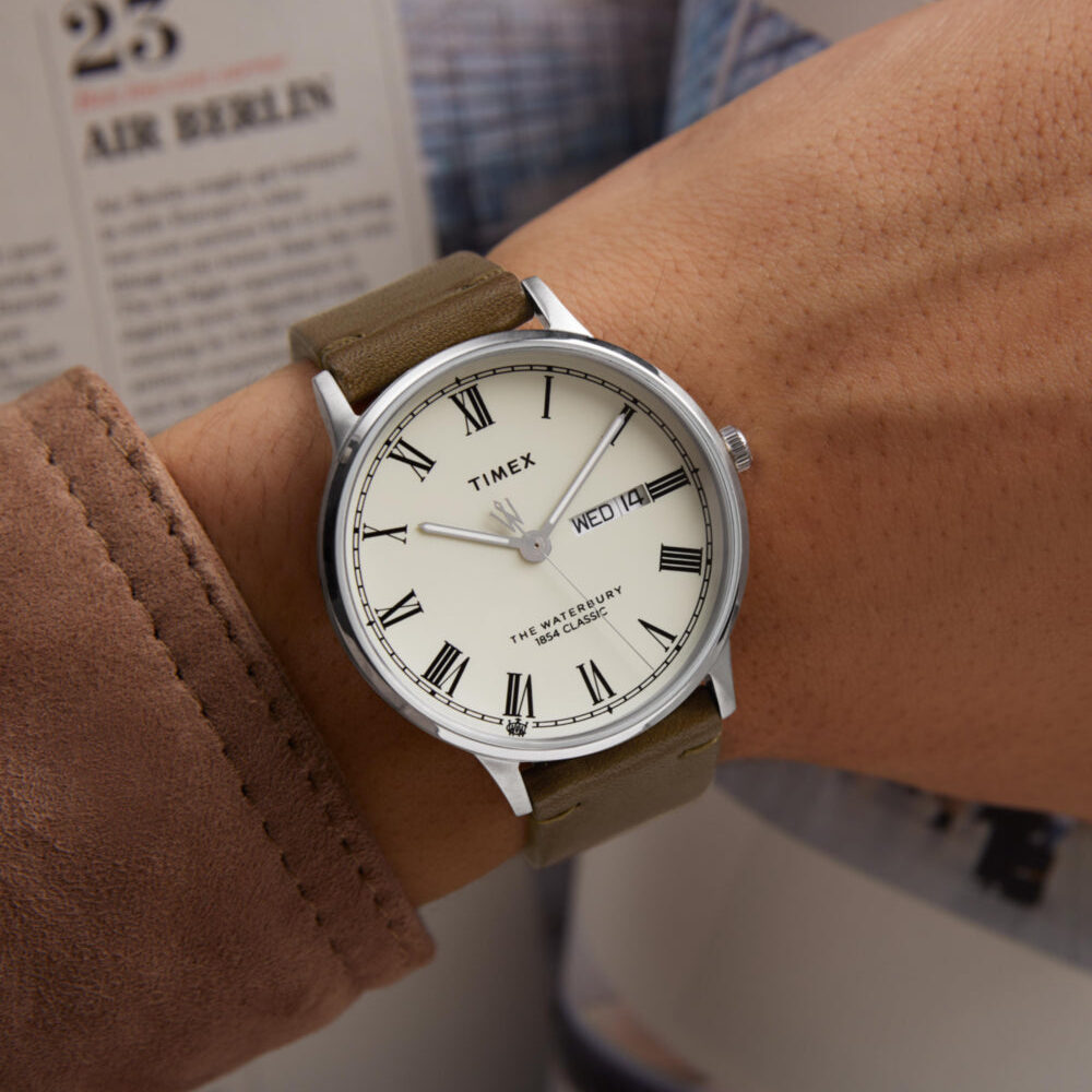 Waterbury Classic 40mm Leather Strap Watch